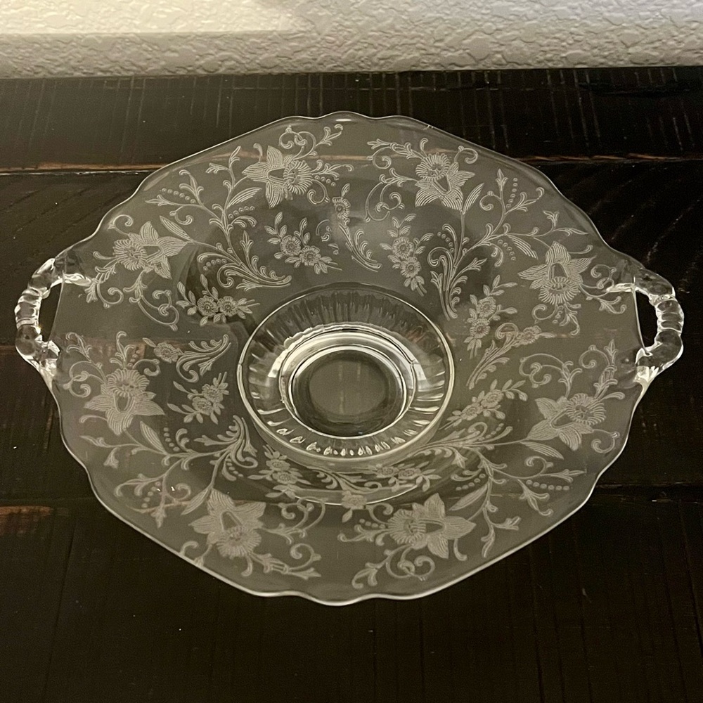 RARE CAMBRIDGE 9" Etched Glass Handled Footed Plate Daffodil Clear Stem 3779